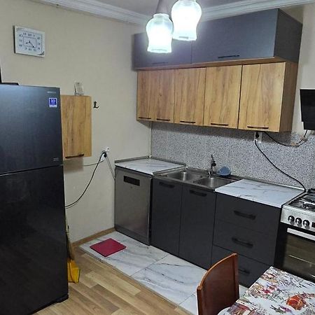 Apartment Zurabi Batumi Bagian luar foto