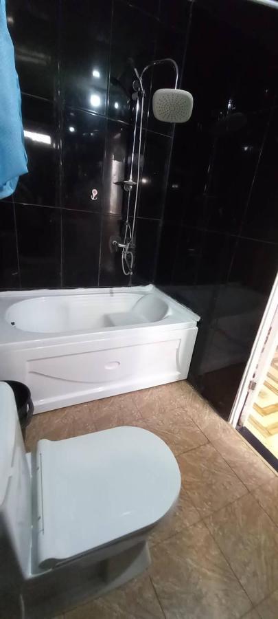 Apartment Zurabi Batumi Bagian luar foto